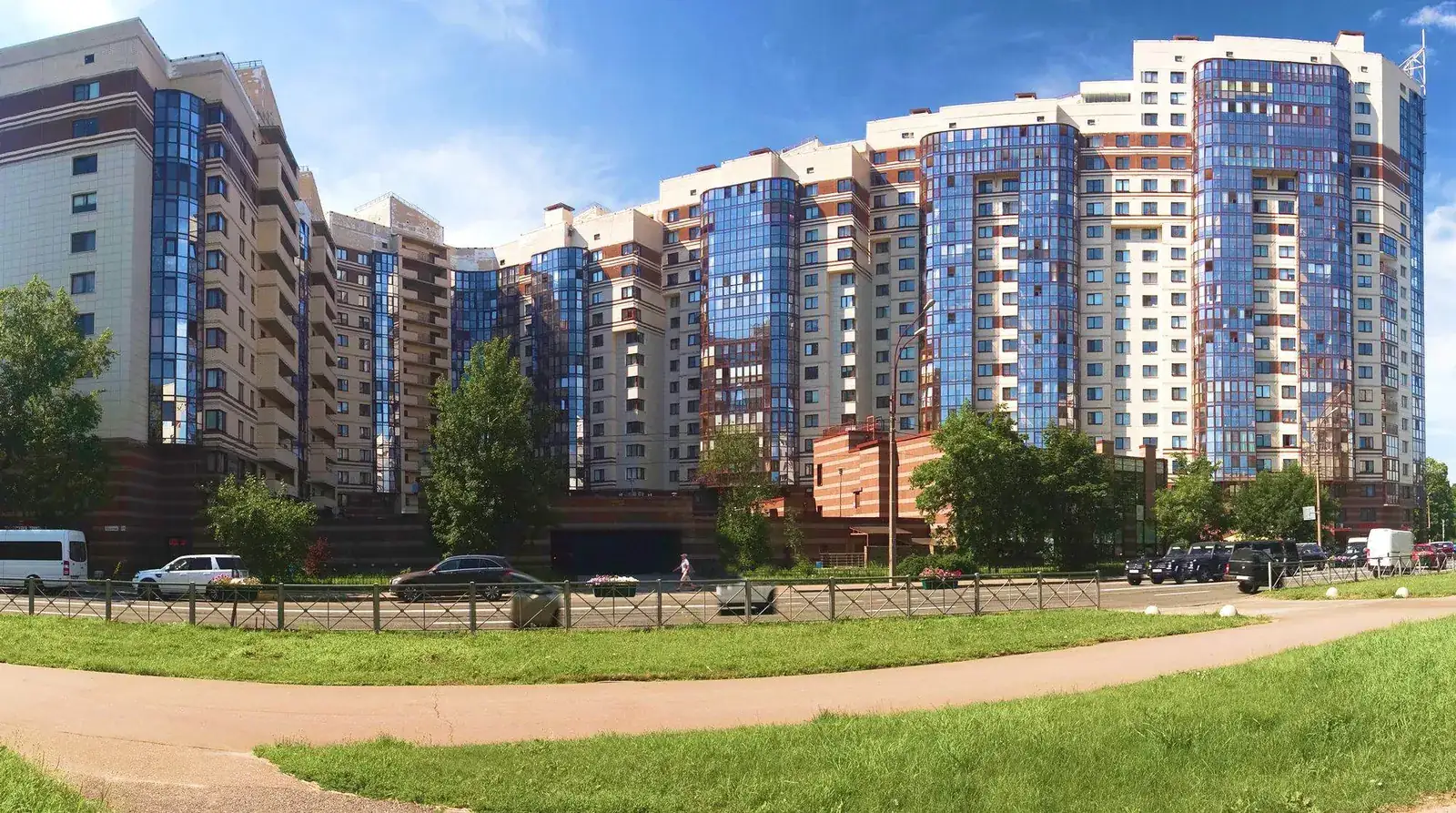 Жилой комплекс в Санкт-Петербурге с звукоизоляцией Рефом